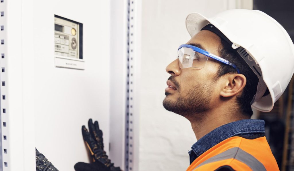 mantenimiento de tableros eléctricos regular