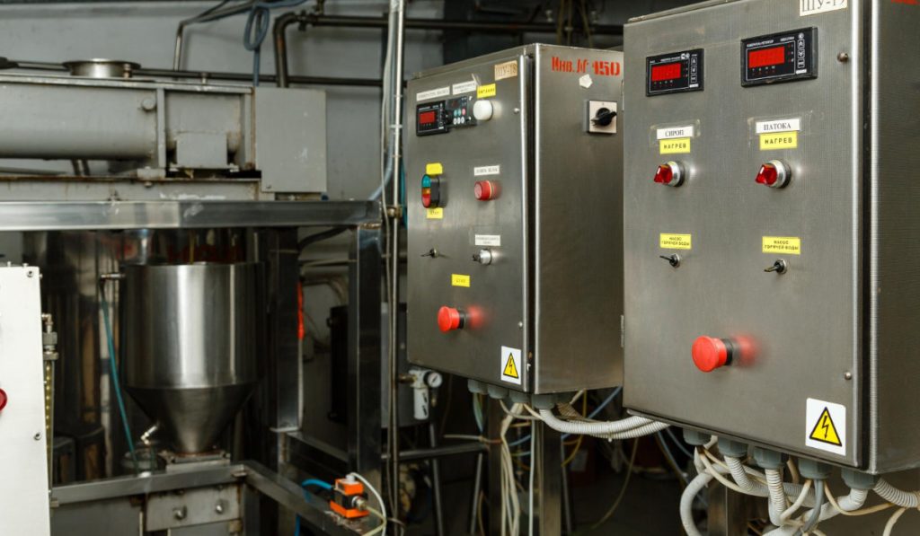 ¿Qué son los tableros eléctricos industriales?