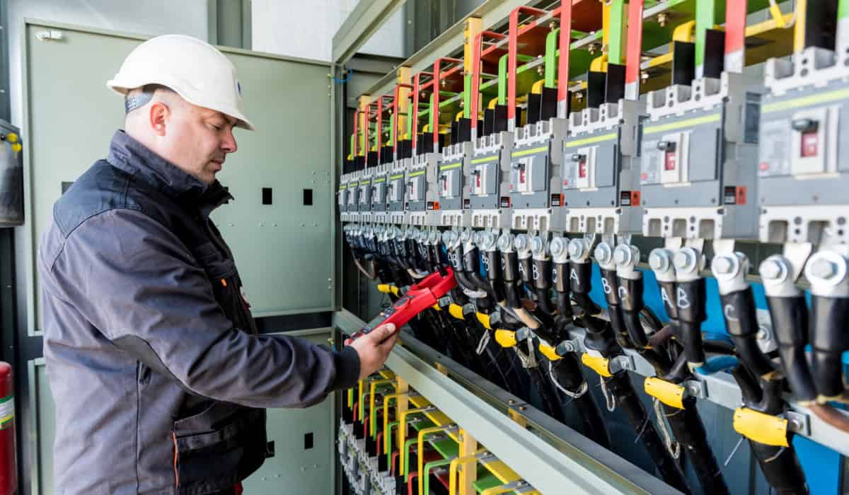 Tablero Eléctrico: Inicia el 2025 con el mantenimiento